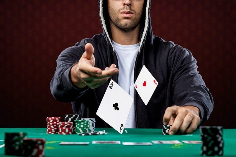 Downswing Poker là gì? Cách xử lý Downswing hiệu quả